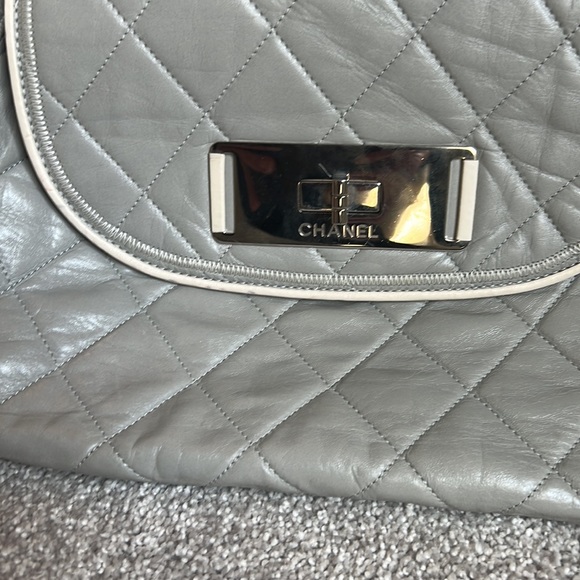 Classic and Authentic Grey Chanel Shoulder Tote - Picture 2 of 8